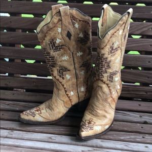 Corral boots